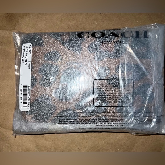COACH CC871 Corner Zip Wristlet Wallet In Leopard Print Silver/Light Saddle NEW! - Picture 3 of 3